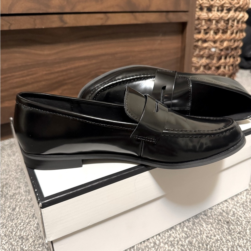 Banana Republic Loafers- black women’s size 8